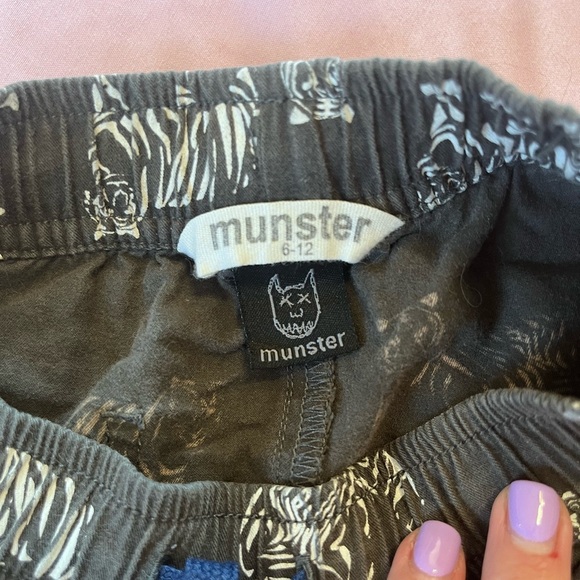Munster Shorts - Picture 3 of 3